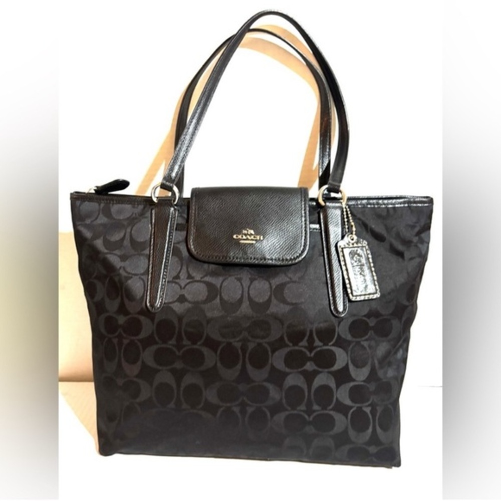 **RARE** COACH WARD SIGNATURE TOTE/BLACK NYLON SHOULDER BAG